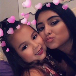 Meet your Posher, Antonia